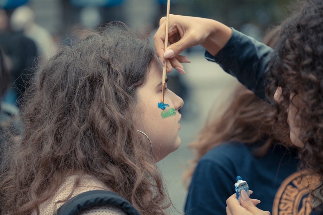 気候変動対策に取り組む人々