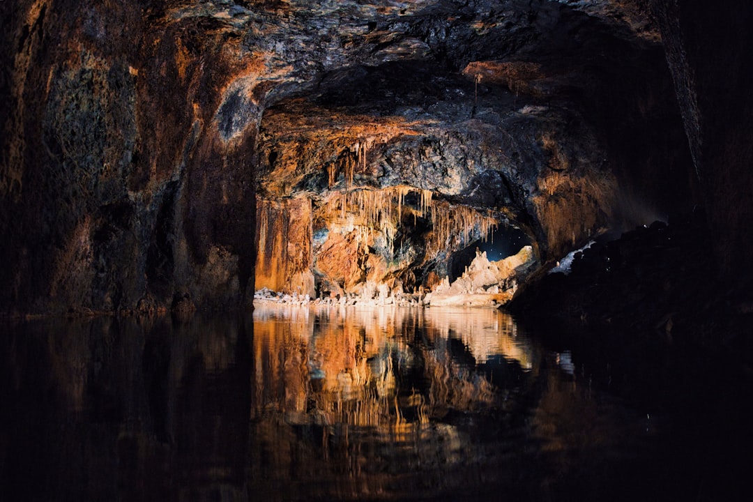 地下水が作る鉱物の結晶