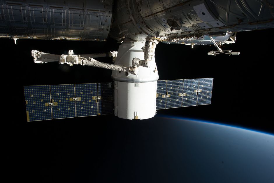軌道上の人工衛星