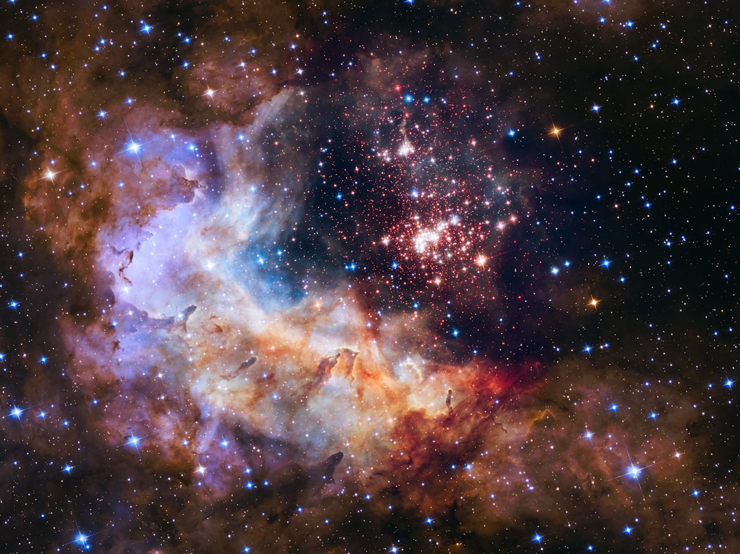 宇宙で光を放つ天体